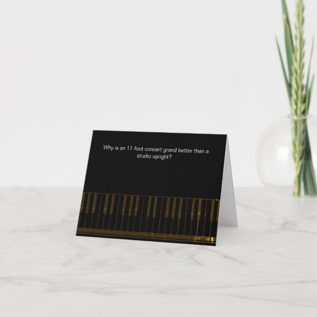 Tarjeta de cumpleaños con chiste de piano divertid (Anverso)