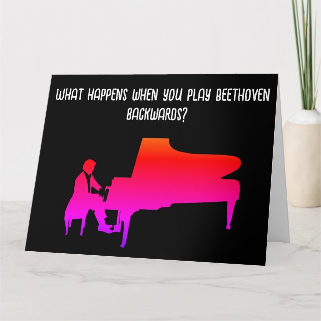 Tarjeta de cumpleaños con chiste de piano divertid (Anverso)