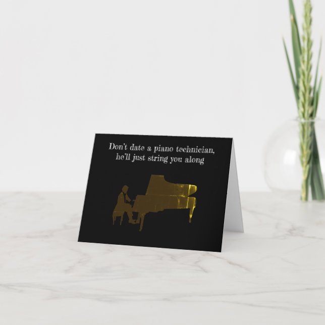 Tarjeta de cumpleaños con chiste de piano divertid (Anverso)
