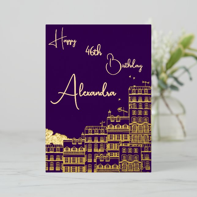 Tarjeta de cumpleaños con nombre Purple & Gold per (Anverso de pie)