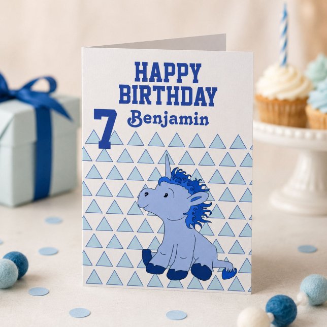 Tarjeta de cumpleaños con patrón de triángulo de u (Subido por el creador)