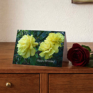 Tarjeta de cumpleaños con rosas amarillas