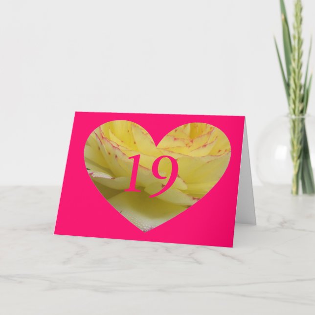 Tarjeta de cumpleaños de 19 años con corazón rosa  (Anverso)