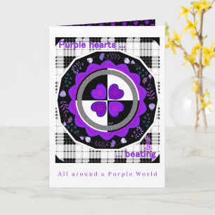 Tarjeta de cumpleaños de B&W Purple Hearts Beating