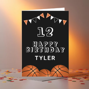 Tarjeta de cumpleaños de banderines de baloncesto 