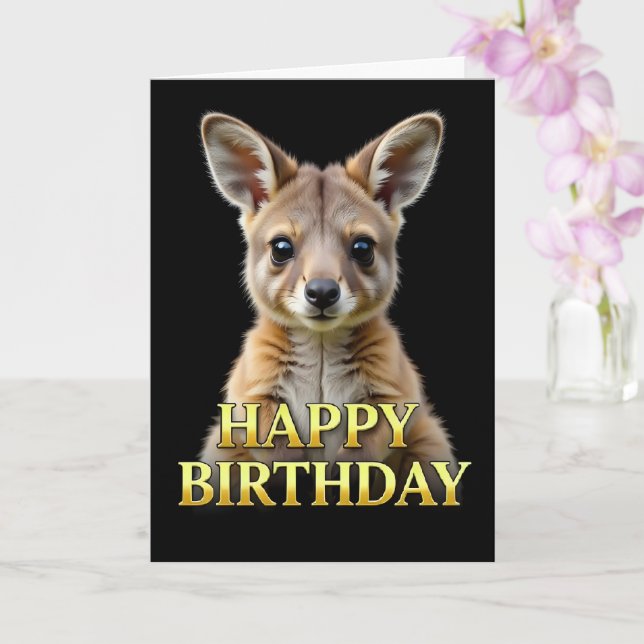 TARJETA DE CUMPLEAÑOS DE CANGURO JOEY PRIMER PLANO (Orquídea)