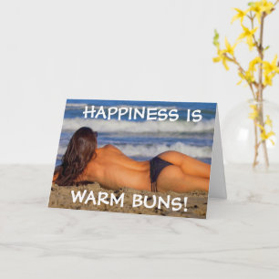 TARJETA DE CUMPLEAÑOS DE CHICA EN BIKINI EN LA PLA