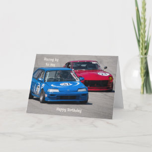 Tarjeta de cumpleaños de coches de carreras de est
