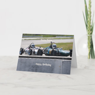 Tarjeta de cumpleaños de coches de carreras de est