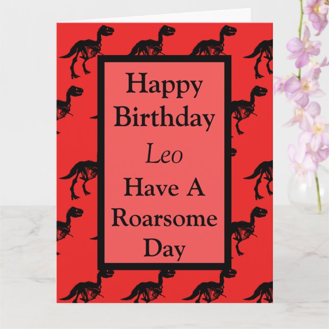 Tarjeta de cumpleaños de dinosaurios ruidosa perso (Orquídea)