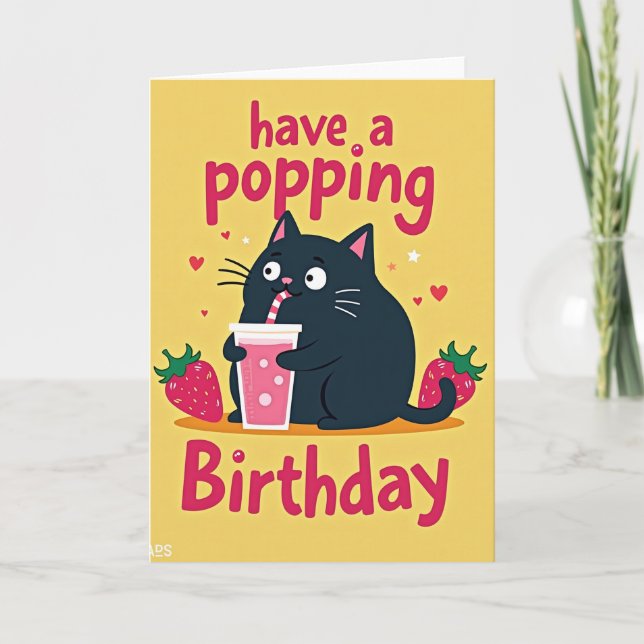 Tarjeta de cumpleaños de gato con bebida rosa (Anverso)
