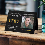 Tarjeta de cumpleaños de la foto<br><div class="desc">¡Envíe un saludo especial de cumpleaños con nuestra tarjeta de cumpleaños personalizado! Muestra tu amor y aprecio por la persona de cumpleaños con una tarjeta dulce que incluye su nombre, año y una foto favorita. Personalízalo con tu propio mensaje y haz su día extra especial con una tarjeta de foto...</div>