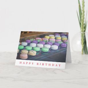 Tarjeta de cumpleaños de macarons de cerca
