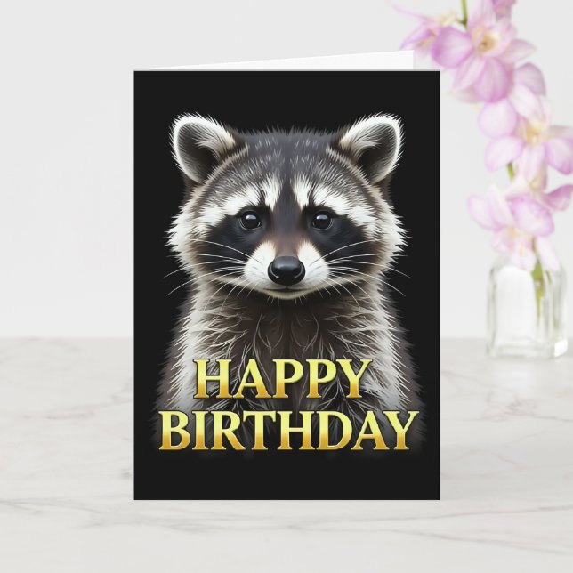 TARJETA DE CUMPLEAÑOS DE MAPACHE CON PRIMER PLANO  (Orquídea)