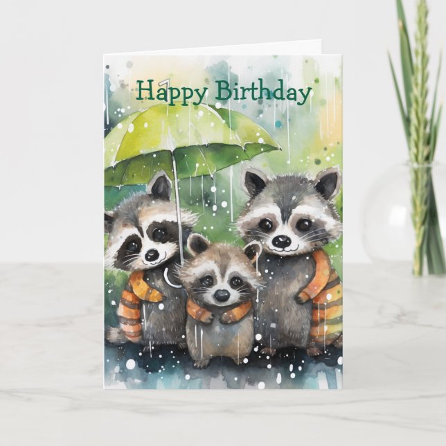 Tarjeta de cumpleaños de mapaches lindos en la llu (Anverso)