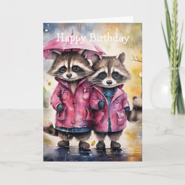 Tarjeta de cumpleaños de mapaches lindos en la llu (Anverso)