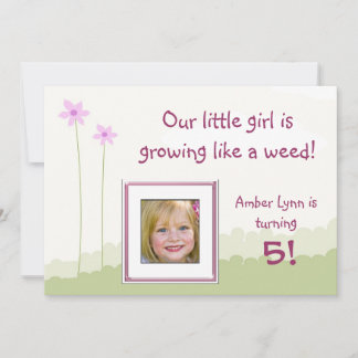 Tarjeta de cumpleaños de niña que crece como una m