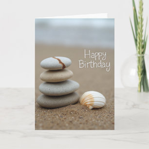 Tarjeta de cumpleaños de piedra equilibrada
