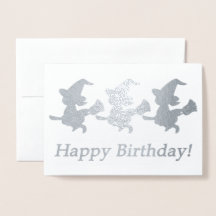 Tarjeta de cumpleaños de tres pequeñas brujas