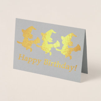 Tarjeta de cumpleaños de tres pequeñas brujas