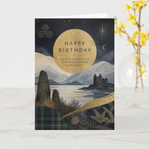 Tarjeta de cumpleaños del castillo celta bajo la l