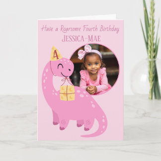 Tarjeta de cumpleaños del dinosaurio rosa 4º cumpl