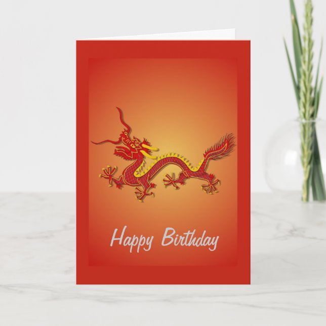 Tarjeta de cumpleaños del dragón rojo y dorado chi (Anverso)