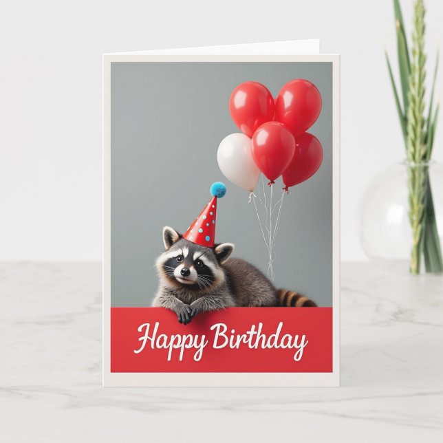 Tarjeta de cumpleaños del mapache con sombrero de  (Anverso)