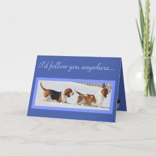 Tarjeta de cumpleaños divertida con Bassets, Cupca