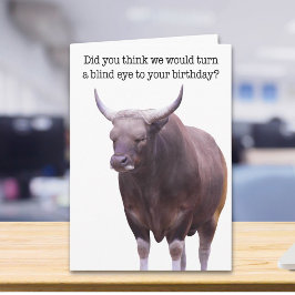 Tarjeta de cumpleaños divertida de Toro Durmiendo