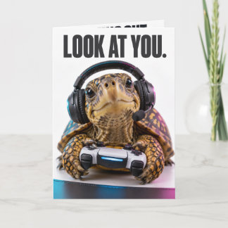 Tarjeta de cumpleaños divertida de tortuga jugador