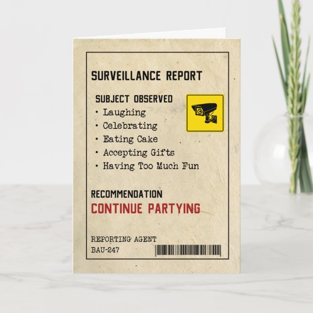 Tarjeta de cumpleaños divertida Informe de Vigilan (Anverso)