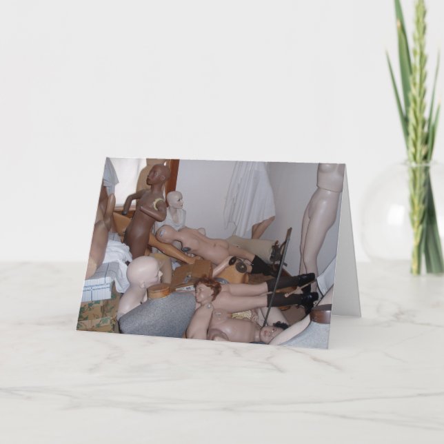 Tarjeta de cumpleaños "Dormitorio de maniquí" (Anverso)