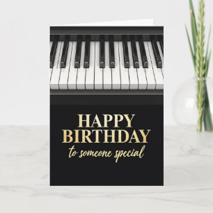 Tarjeta de cumpleaños dulce de teclas de piano