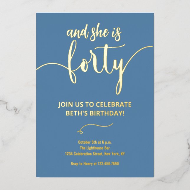 Tarjeta de cumpleaños elegante en azul polvoriento (Anverso)