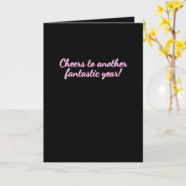 Tarjeta de cumpleaños en negro y rosa (flor amarilla)