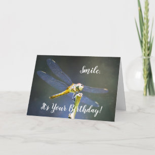 Tarjeta de cumpleaños feliz con libélula