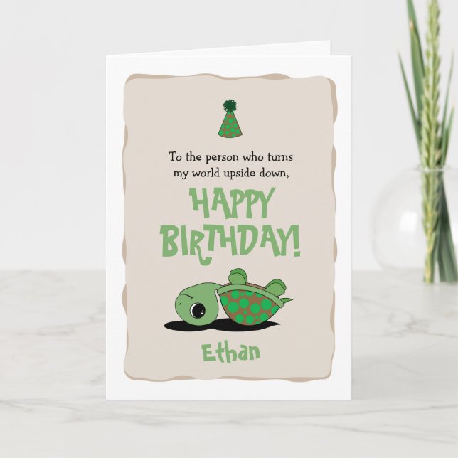 Tarjeta de cumpleaños feliz con tortuga boca abajo (Anverso)