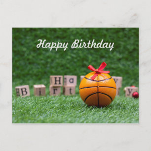 Tarjeta de cumpleaños feliz de baloncesto con balo