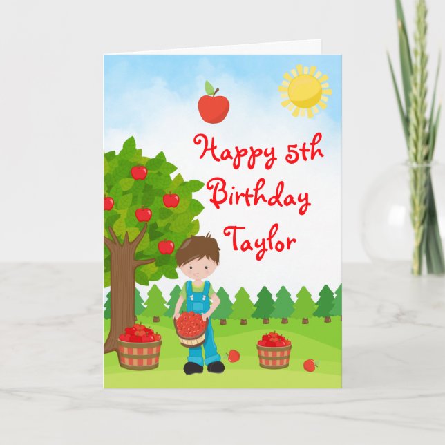 Tarjeta de cumpleaños feliz para niño de pelo marr (Anverso)