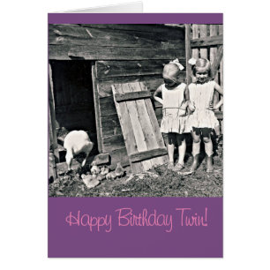 Tarjeta de cumpleaños gemela de las hermanas