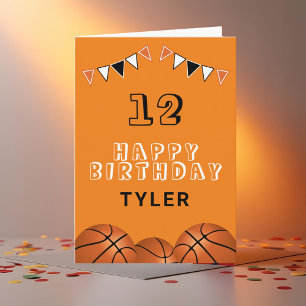 Tarjeta de cumpleaños infantil de baloncesto y ban