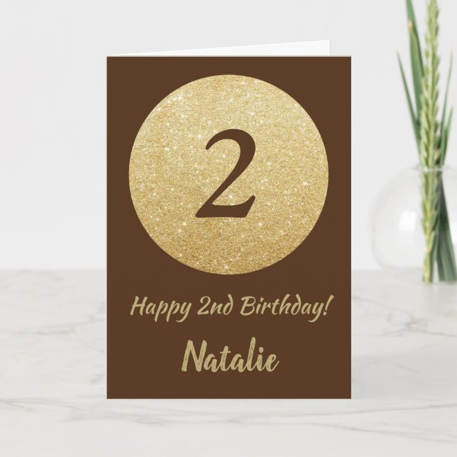 Tarjeta de cumpleaños número 2 marrón y dorada con (Anverso)