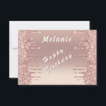 Tarjeta de cumpleaños personalizada con nombre en<br><div class="desc">Tarjetas de cumpleaños personalizadas con nombre con destellos de purpurina rosa dorado Tarjeta de cumpleaños moderna con texto Feliz Cumpleaños - Personalizable - Agrega tu nombre / texto - Haz que tus tarjetas de felicitación sean regalos especiales / Tarjetas de cumpleaños para mujeres - Cambia el tamaño y mueve o...</div>