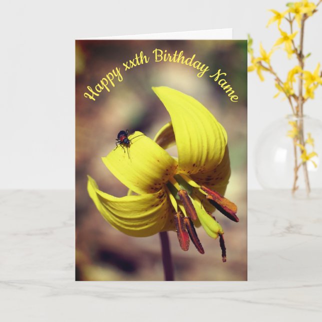 Tarjeta de cumpleaños personalizada Trout Lily y A (flor amarilla)