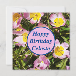 Tarjeta de cumpleaños plana de flores rosas y amar