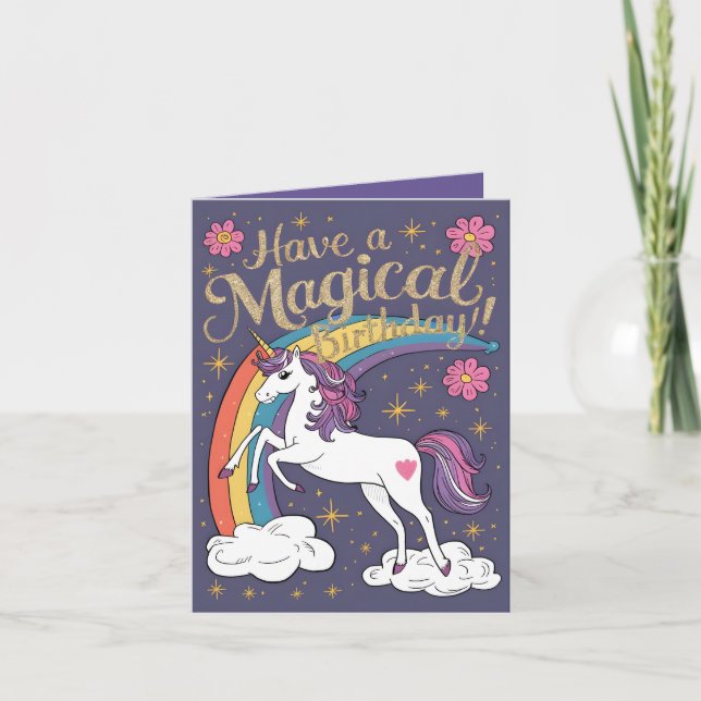 Tarjeta de cumpleaños púrpura de Unicorn (Anverso)