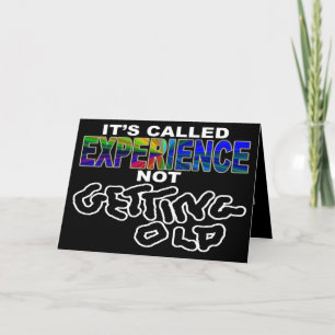 tarjeta de cumpleaños vieja que consigue divertida