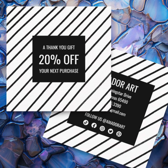 Tarjeta De Descuentos Moda mínima Líneas hechas a mano Negro y blanco so (Bold black and white stripes discount card with social media icons)