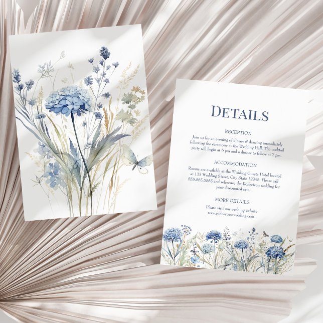 Tarjeta de Detalles de Boda de Flores Silvestres A (Blue Wildflowers Wedding Details Enclosure Card on a sunny dry palm leaf.)